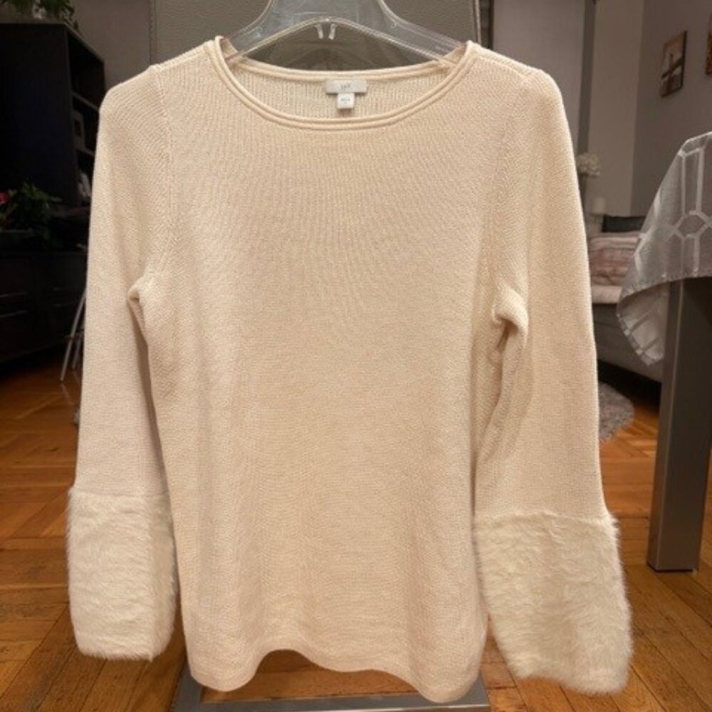 J Jill Cotton blend round neck Ivory sweater with Faux fur ivory cuffs (NWT)